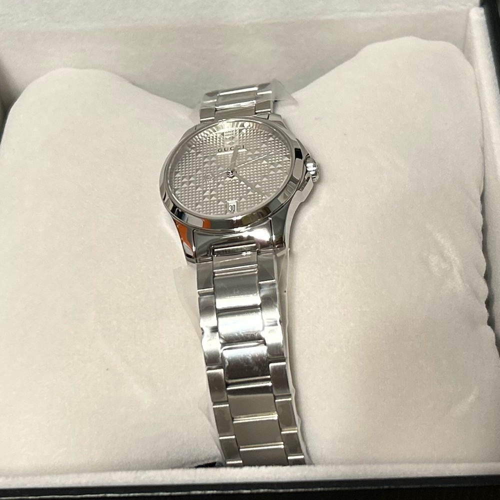 Authentic Gucci round watch fro woman’s